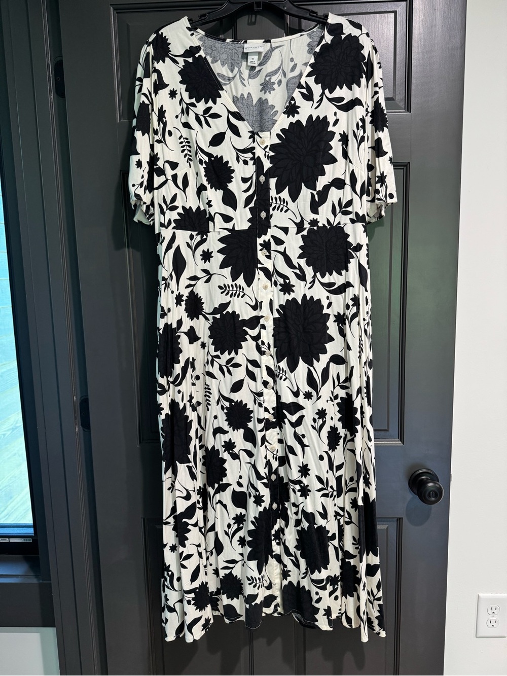 Ava & Viv Midi Dress